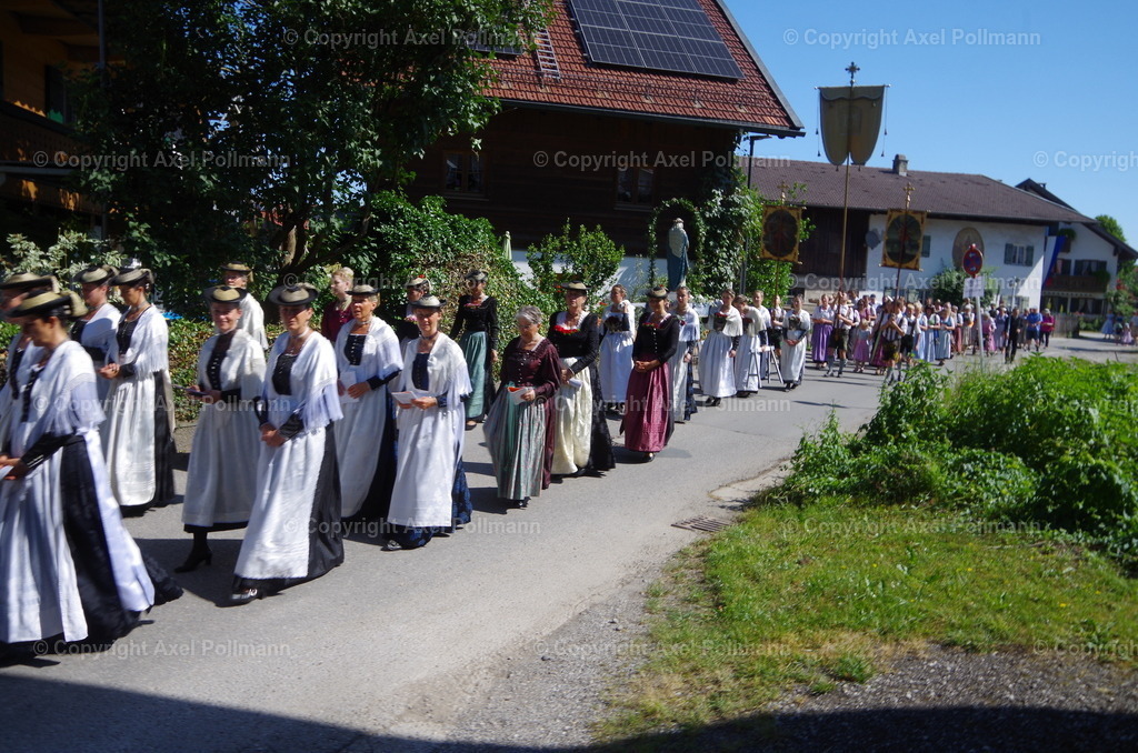 IMGP5814 | fotografiert von Axel PollmannLeonhardi Wallfahrt Benediktbeuern und Murnau, Fronleichnam, Fasching, Landschaft im Loisachtal und Benediktbeuern  - Realisiert mit Pictrs.com