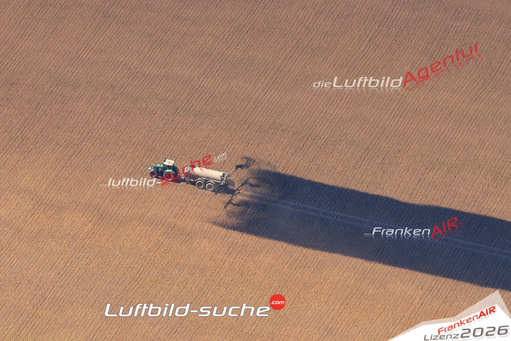 Luftbild von Guelleaufbringen Bamberg - Luftaufnahme wurde 2016 von https://frankenair.de mittels Flugzeug (keine Drohne) erstellt - die Geschenkidee