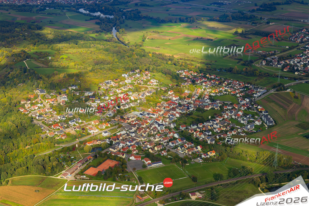 Klassische Luftaufnahme ohne Drohne zeigt:Dörfleins bei Hallstadt - Die Luftbildaufnahme wurde 2025 vom UL-Flugzeug heraus erstellt ( keine Drohne ) - Hochauflösende Luftaufnahme -Nicht vergleichbar mit Google Maps oder Satelittenbilder- Die Geschenkidee !Mit Lizenz und Bildrechte bestellbar