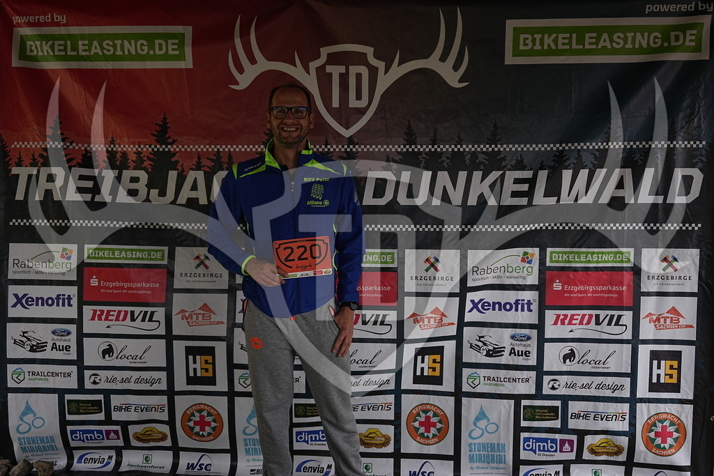 A1_09331 | Fotogalerie der Treibjagd im Dunkelwald - Dein MTB Etappenrennen im Erzgebirge - Realisiert mit Pictrs.com