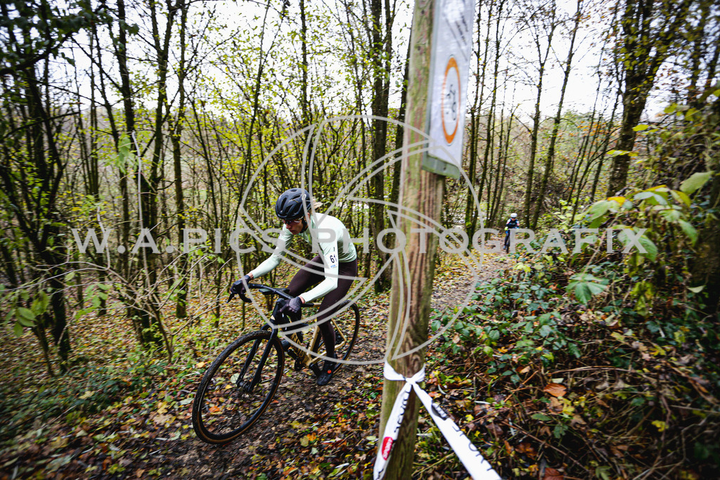 ..... | AUSTRIA, 24.11.24, 3.Radquerfeldein GP um das Sportzentrum Gunskirchen Image shows: Photo: Wapics / Andreas Willdoner