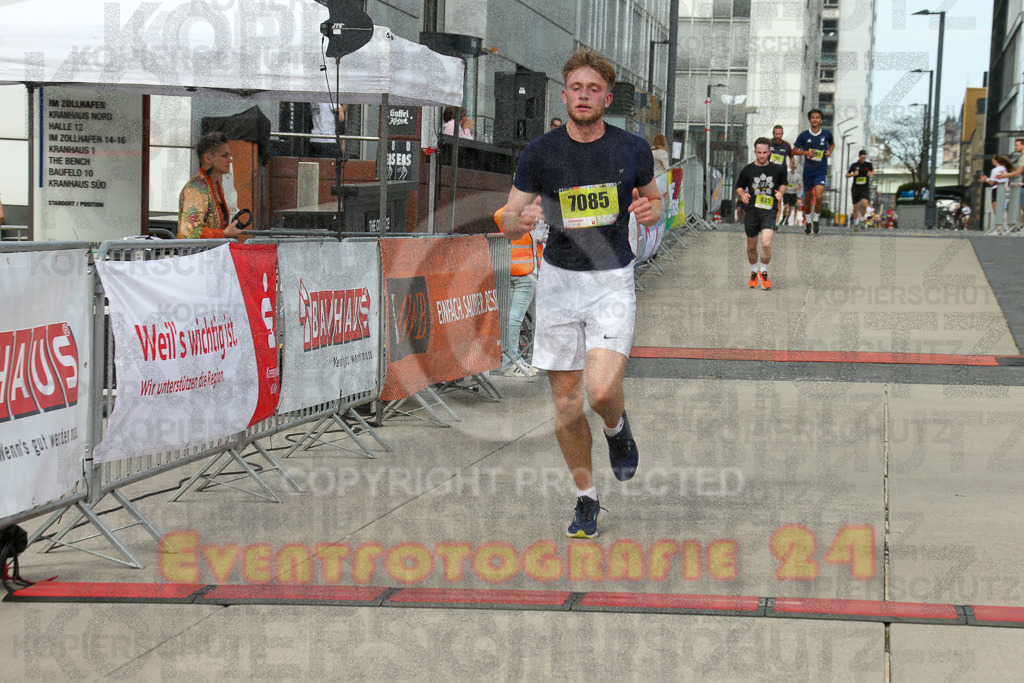 250920_1324_EX1_4339 | Sportfotografie im Rhein-Sieg Kreis, Köln, Bonn, NRW, Rheinland Pfalz, Hessen, etc. Unser Tätigkeitsfeld umfasst den Laufsport vom Volkslauf über den Marathon, Duathlon, Triathon bis zum Ultralauf wie Kölnpfad Ultra oder Schindertrail.
