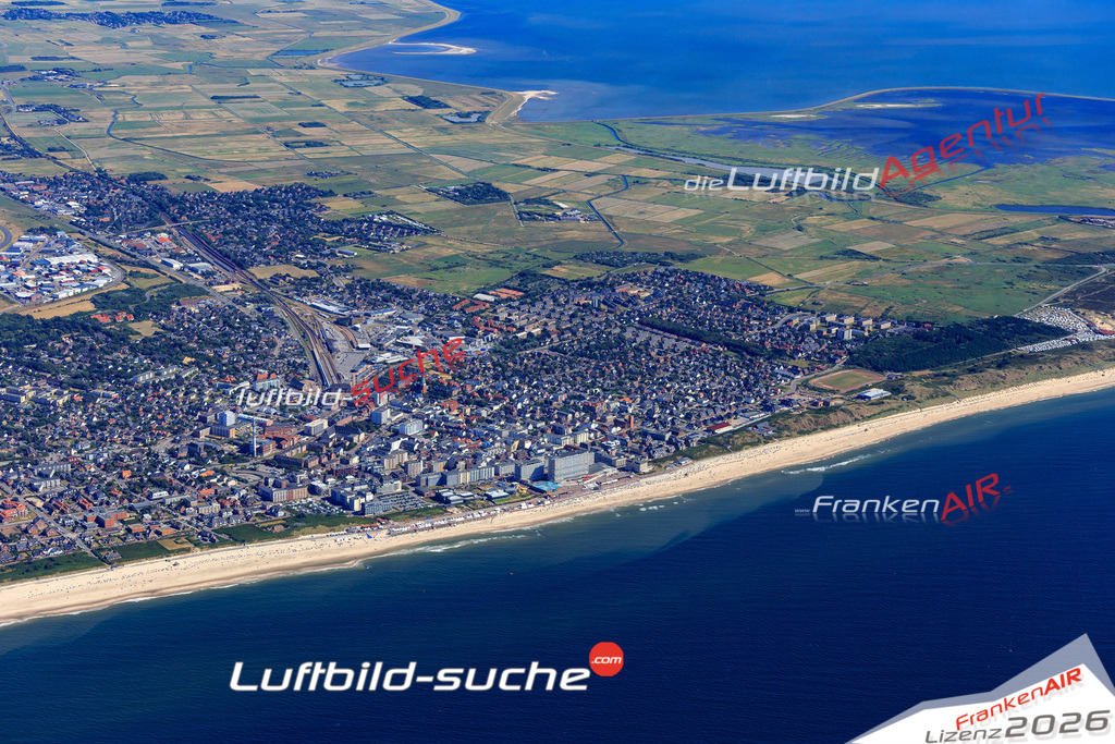 Die Luftbildaufnahme Westerland - Sylt wurde 2018 mittels Flugzeug (keine Drohne) erstellt. Perfekte Schärfe und Druck- Auflösung- Garantiert!