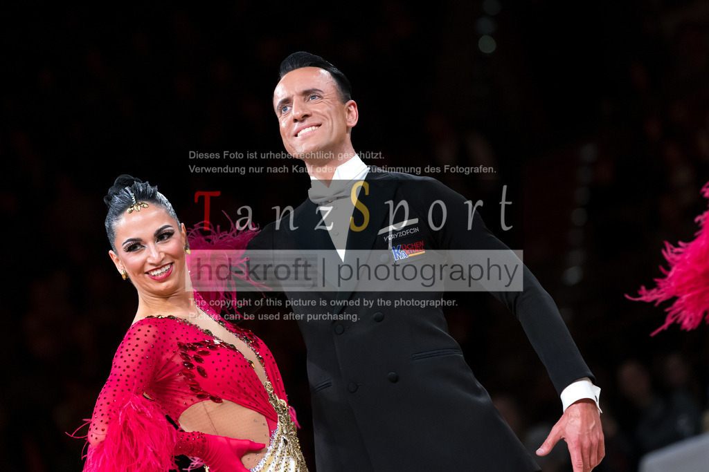 20241109_DM-Formationen_6865 | Tanzsportbilder, Standardtanz, Lateintanz, WDSF, DTV, LTVB, dancecomp, goc, hessen tanzt, blaues band der spree, walzer, tango, wiener walzer, slowfox, quickstepp, samba, rumba, cha-cha-cha, paso doble. jive, hd-kroft photography, turniertanzsport