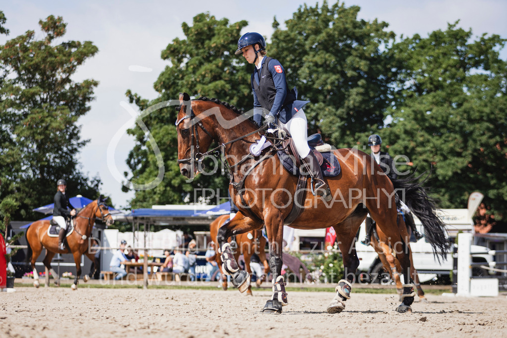 250628_PfSpTa_A2-Spr-241 | Deine schönsten Turniermomente als professionelle Fotos! Entdecke hochwertige Pferdesport-Fotografie im Online-Shop. Jetzt Fotos finden & bestellen!