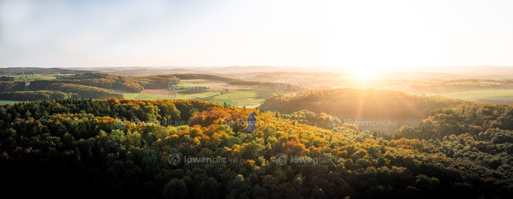 Römerstein-Turm im Herbst | default