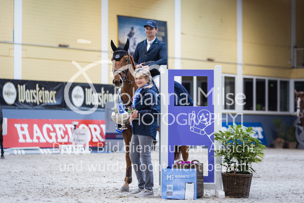 221021_Warstein_Championat-573 | Deine schönsten Turniermomente als professionelle Fotos! Entdecke hochwertige Pferdesport-Fotografie im Online-Shop. Jetzt Fotos finden & bestellen!