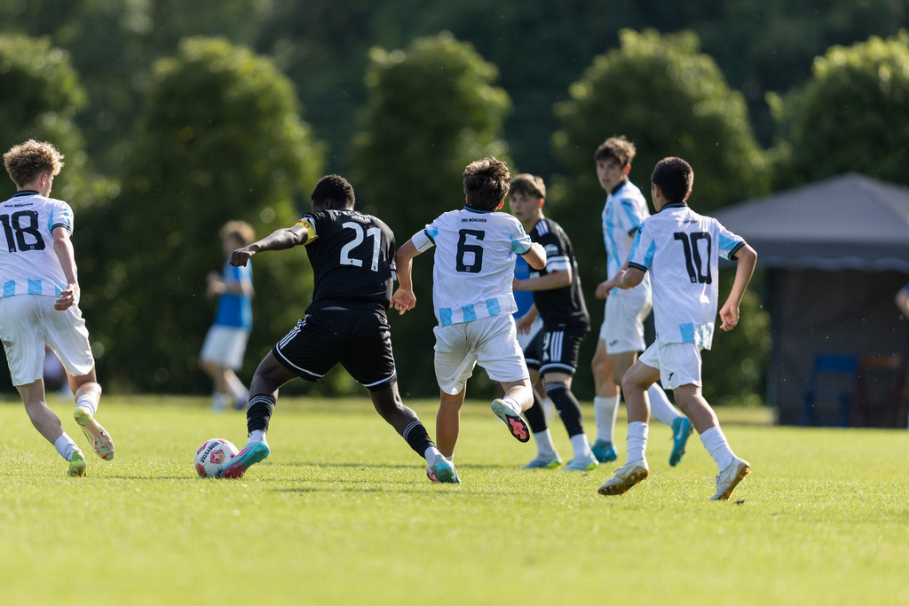 Fußball I Männer I 40. Pfingscup Hollage I 13263 | realhellocedii - Realisiert mit Pictrs.com