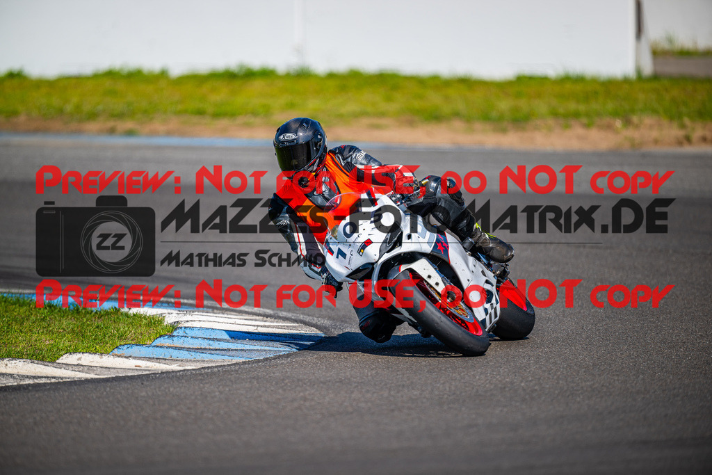 MaZZes_FotoMatrix_240520_6021986_6792 | ROT