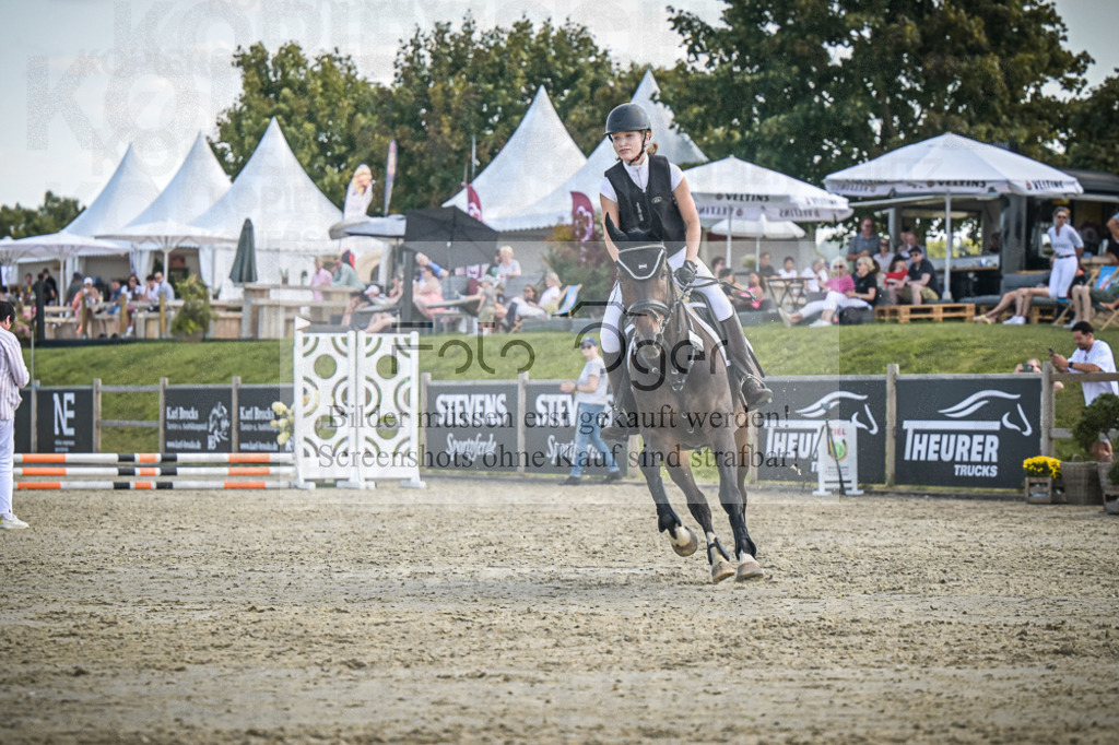 DOS_0119 | Entdecke hochwertige Reitturnierfotos von Foto Oger. Professionell, emotional und authentisch – jetzt Lieblingsmomente im Shop bestellen.Deutschlandweite Turnierfotografie. - Realized with Pictrs.com