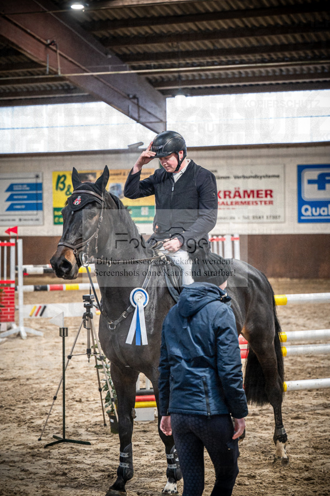 Hallenreittunier Voxtrup 2023 | Entdecke hochwertige Reitturnierfotos von Foto Oger. Professionell, emotional und authentisch – jetzt Lieblingsmomente im Shop bestellen.Deutschlandweite Turnierfotografie. - Realisiert mit Pictrs.com