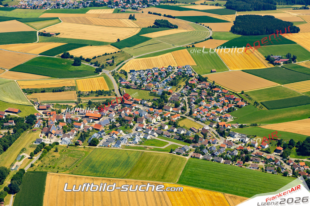 Aktuelles Luftbild von Reute Mittelbiberach - Die Luftaufnahme wurde 2022 mittels UL-Flugzeug erstellt ( keine Drohne ) - hochauflösende Kamera-Systeme von  Canon -Beste Qualität - Für grossformatige Ausdrucke geeignet. Die Geschenkidee !