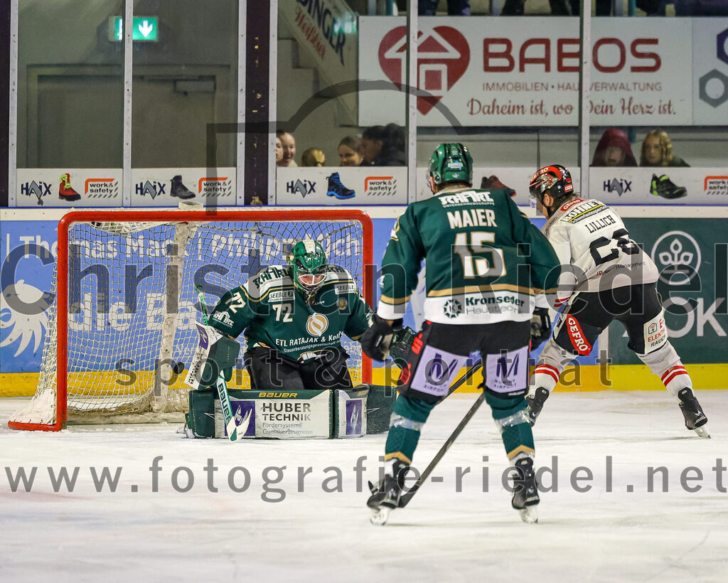 2026-02-08_077_TSV_Erding_gegen_ECDC_Memmingen_Indians | Erding, Deutschland, 08.02.2026:Eishockey, Oberliga Süd 2025 / 2026, 45. Spieltag, TSV Erding gegen ECDC Memmingen Indians, Endergebnis: Torwart David Zabolotny (Erding Gladiators, #72), Elias Maier (Erding Gladiators, #15), Markus Lillich (ECDC Memmingen Indians, #28)Foto: Christian Riedel / fotografie-riedel.net