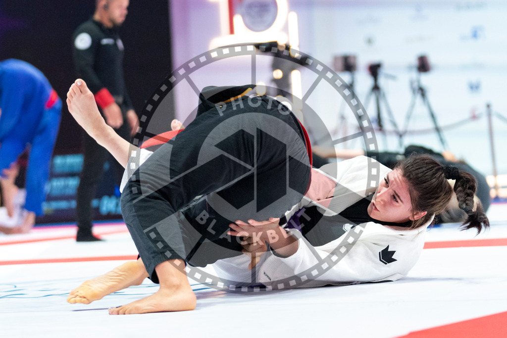 20231109PBB4147 | Fighters compete during the AJP World Professional Championship in the Mubadala Arena in Abu Dhabi, Arab United Emirates, on November 9, 2023.