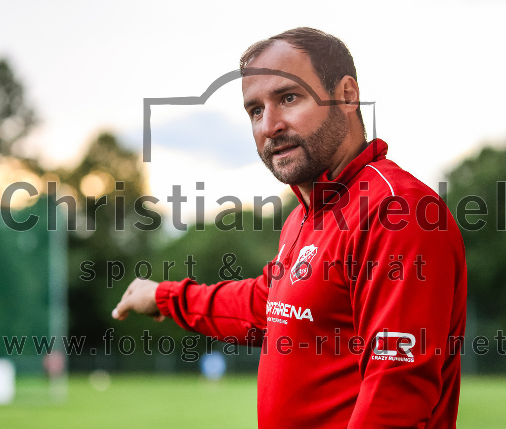 2023-07-25_097_SpVgg_Neuching_gegen_FC_Finsing | Neuching, Deutschland, 25.07.2023:
Fußball, A-Klasse 2023 / 2024, Toto Pokal, SpVgg Neuching gegen FC Finsing, Endergebnis: 2:4

Trainer Thomas Bonnet (FC Finsing)

Foto: Christian Riedel / fotografie-riedel.net