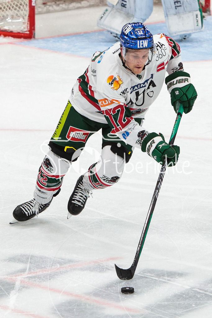 ERC Ingolstadt - Augsburger Panther  | Mirko Sacher (AEV #12) am Puck