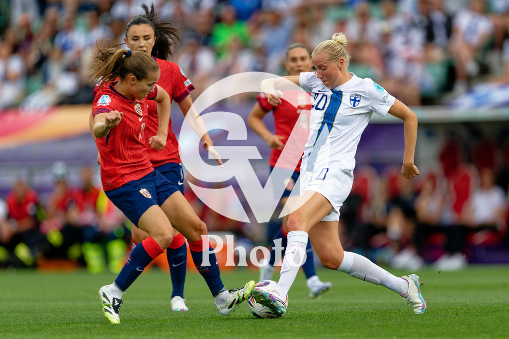Norway v Finland - UEFA Women's EURO 2025 Group A | SION, SWITZERLAND - JULY 6: Guro Reiten of Norway (L)  and Eveliina Summanen of Finland (R) fight for possession during the UEFA Womens EURO 2025 Group A match between Norway and Finland at Stade de Tourbillon on July 6, 2025 in Sion, Switzerland. (Photo by Giuseppe Velletri/Sports Press Photo/Getty Images)