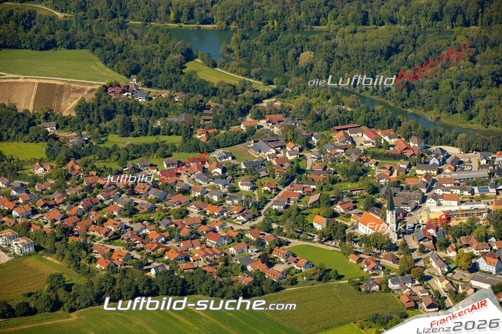 Das Luftbild zeigt : Am Hochfeld Mamming - Die Luftaufnahme wurde 2023 vom UL-Flugzeug aus erstellt ( keine Drohne ) - Hochauflösende Luftaufnahme - Für grossformatige Ausdrucke geeignet. Die Geschenkidee !Mit Lizenz und Bildrechte bestellbar