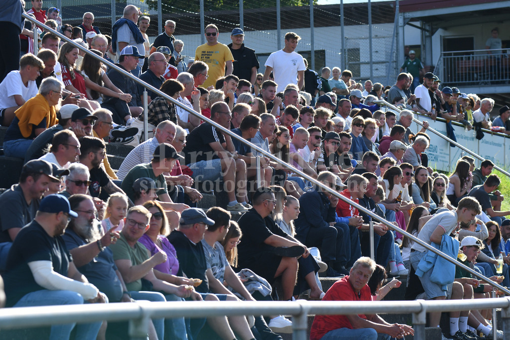 Bezirksliga Ost: SpVgg Ruhmannsfelden : FC Künzing | 400 Zuschauer beim Topderby SpVgg Ruhmannsfelden : FC Künzing - Realisiert mit Pictrs.com