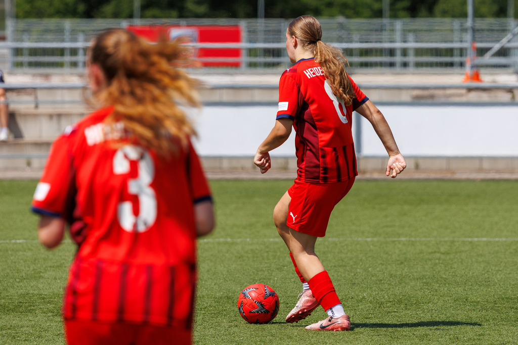 FCHTVS_260531_7005 | 1.FC Heidenheim 1846 II vs. TV Steinheim, Fußball, Frauen, Bezirksliga, 2025/2026, Meisterrunde, 5. Spieltag, 31.05.2026 in Heidenheim, Kunstrasen b. Voith-Arena West(Foto: Michael Bulling) - Realisiert mit Pictrs.com