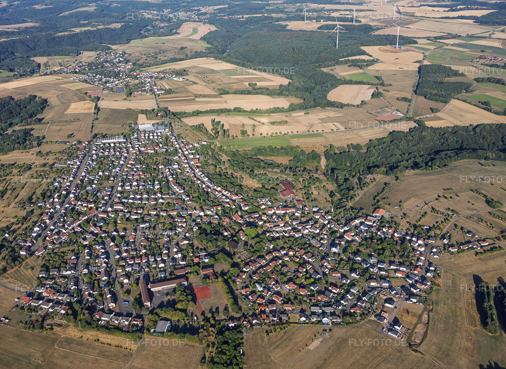 Luftbild: Ortsansicht von Osten in Vinningen im Bundesland Rheinland-Pfalz in Deutschland. – Foto: IMG_158561.jpg vom 14.08.2026 durch Werner Riehm/FLY-FOTO.de – Auflösung des Originals: 5482 x 4000 px
