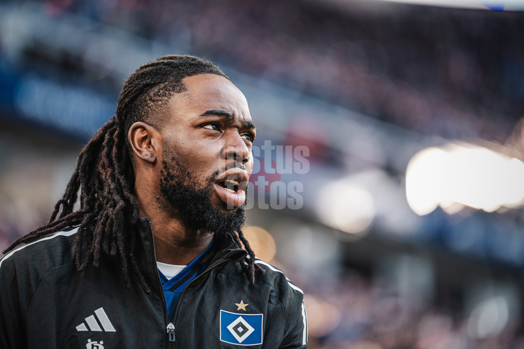 Fußball | Männer | Saison 2025/2026 | 1. Fußball-Bundesliga | 22. Spieltag | Hamburger SV vs. 1. FC Union Berlin | 14.02.2026 | Jordan Torunarigha (#25, HSV) läuft in das Stadion ein
