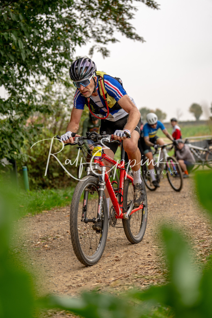 Ralf Eppink Photography 20251011_DSC01295 | Sportfotografie, Eventfotografie, Porträtfotografie, Radsport Fotograf, Triathlon Fotograf, Düsseldorf Fotograf, Köln Fotograf, Actionfotografie, Teamfotografie, Peoplefotografie, Business Portraits, Veranstaltungsfotografie, Reportagefotografie - Realisiert mit Pictrs.com