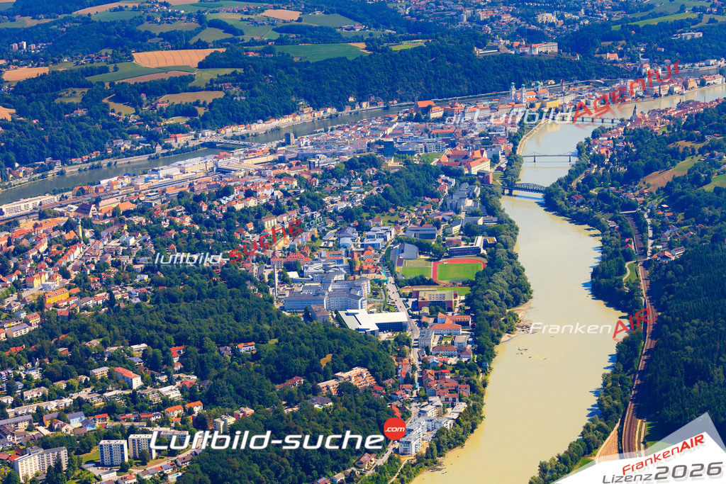 Die Luftaufnahme Haidenhof - Passau wurde 2017 mittels Flugzeug (keine Drohne) erstellt. Perfekte Schärfe und Druck- Auflösung- Garantiert!