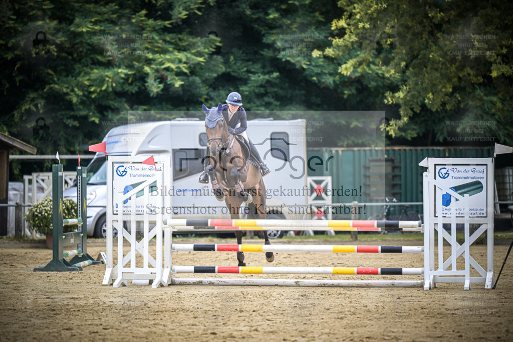 DOS_3926 | Entdecke hochwertige Reitturnierfotos von Foto Oger. Professionell, emotional und authentisch – jetzt Lieblingsmomente im Shop bestellen. - Realisiert mit Pictrs.com