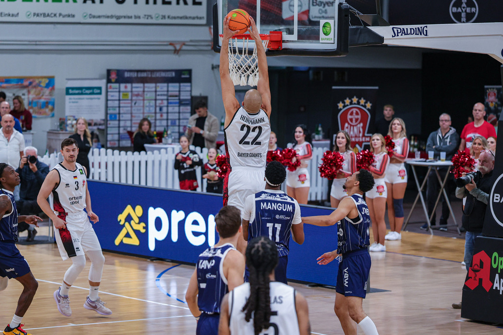 BAYER GIANTS vs VfL Sparkassenstars Bochum-4 | Fotos von Basketballspielen aus dem Raum NRW fotografiert von Gero Mueller-Laschet und Daniel Schaefer - Realized with Pictrs.com