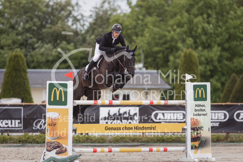 230520_MayDays_Zeit-S-300 | Deine schönsten Turniermomente als professionelle Fotos! Entdecke hochwertige Pferdesport-Fotografie im Online-Shop. Jetzt Fotos finden & bestellen!
