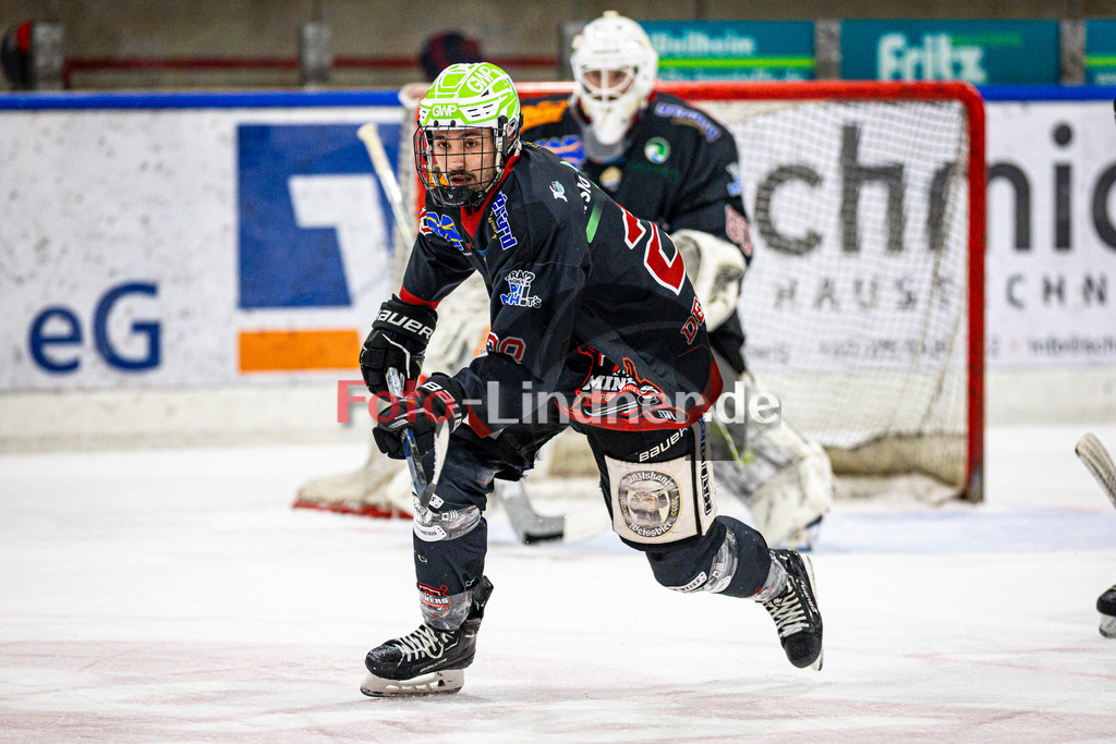 Peißenberg MINERS gegen EV Dingolfing ISAR RATS | Eishockey Bayernliga 2025/26 Vorrunde 28. Spieltag, Peißenberg MINERS gegen EV Dingolfing ISAR RATS, 20260118,Denis DEGENSTEIN (MINERS 28) in Aktion,2026-01-18 in Peißenberg (flatbuy Arena Peißenberg), Denis DEGENSTEIN (MINERS 28)Copyright: WolfgangxLindner www.foto-lindner.de