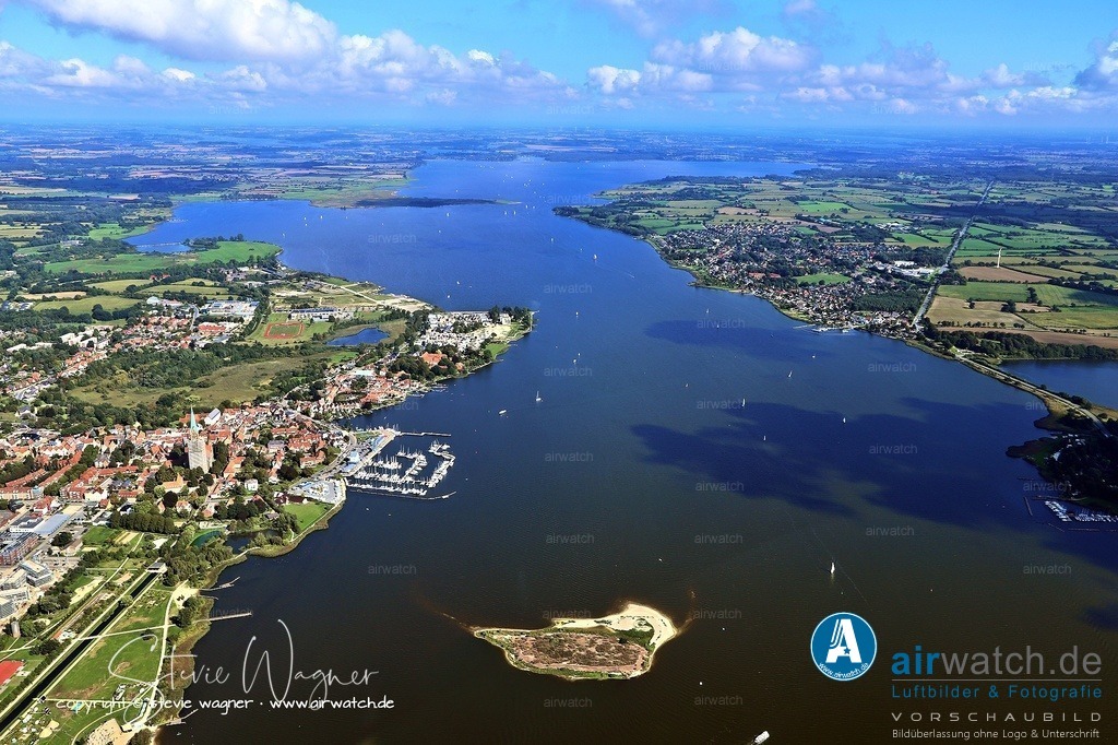 Luftbild Schleswig, Luisenbad, Schleistrasse, Schleswiger Kanu-Club, Segel-Club, Koenigswiesen, Moevenberg, Schlei | Luftbild Schleswig, Luisenbad, Schleistrasse, Schleswiger Kanu-Club, Segel-Club, Koenigswiesen, Moevenberg, Schlei