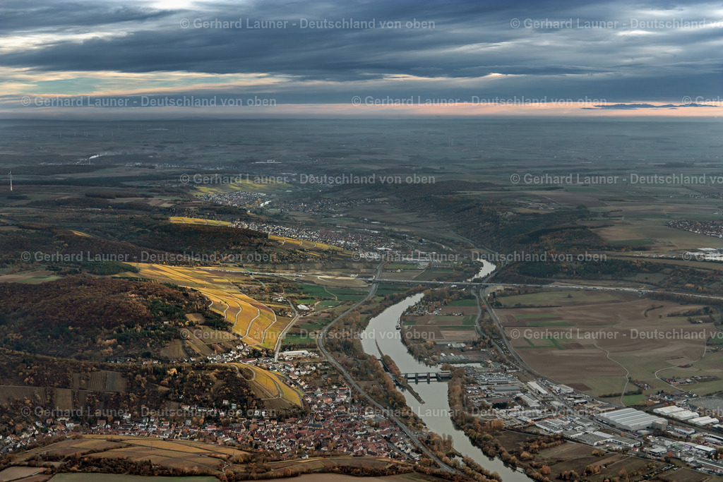 3808534 | Weinbergslandschaft an der Mainschleife bei Escherndorf und Nordheim