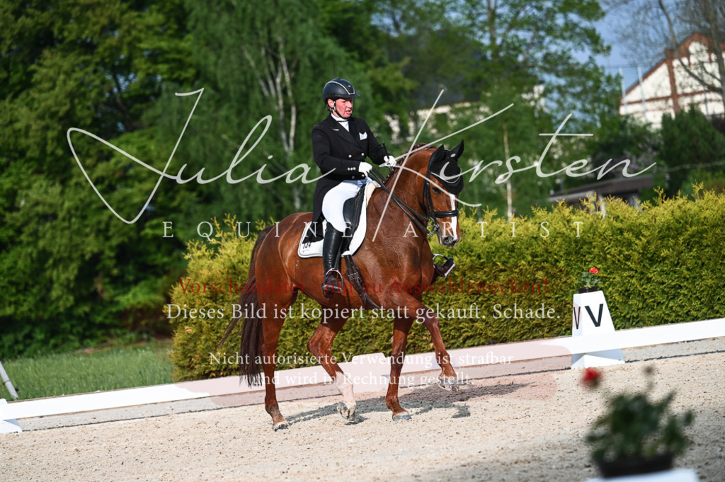 20230513_JK-Röhrsdorf-13-092 | Pferde- und Turnierfotografie in Westsachsen. Pferdeportraits, Auftragszeichnungen und intuitive Kunst.