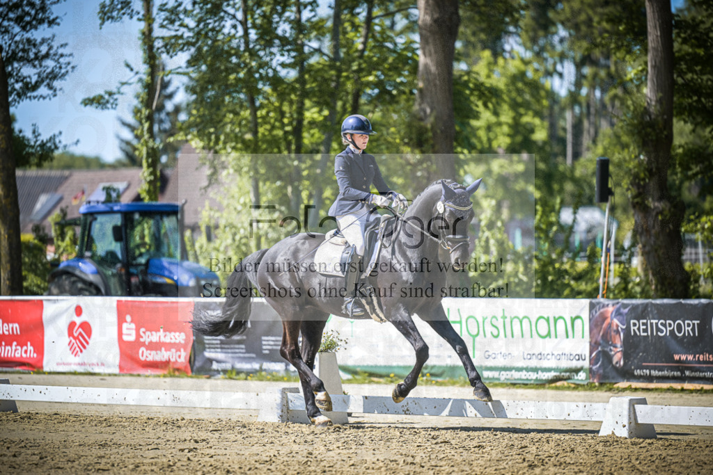 DOS_1645 | Entdecke hochwertige Reitturnierfotos von Foto Oger. Professionell, emotional und authentisch – jetzt Lieblingsmomente im Shop bestellen.Deutschlandweite Turnierfotografie. - Realisiert mit Pictrs.com
