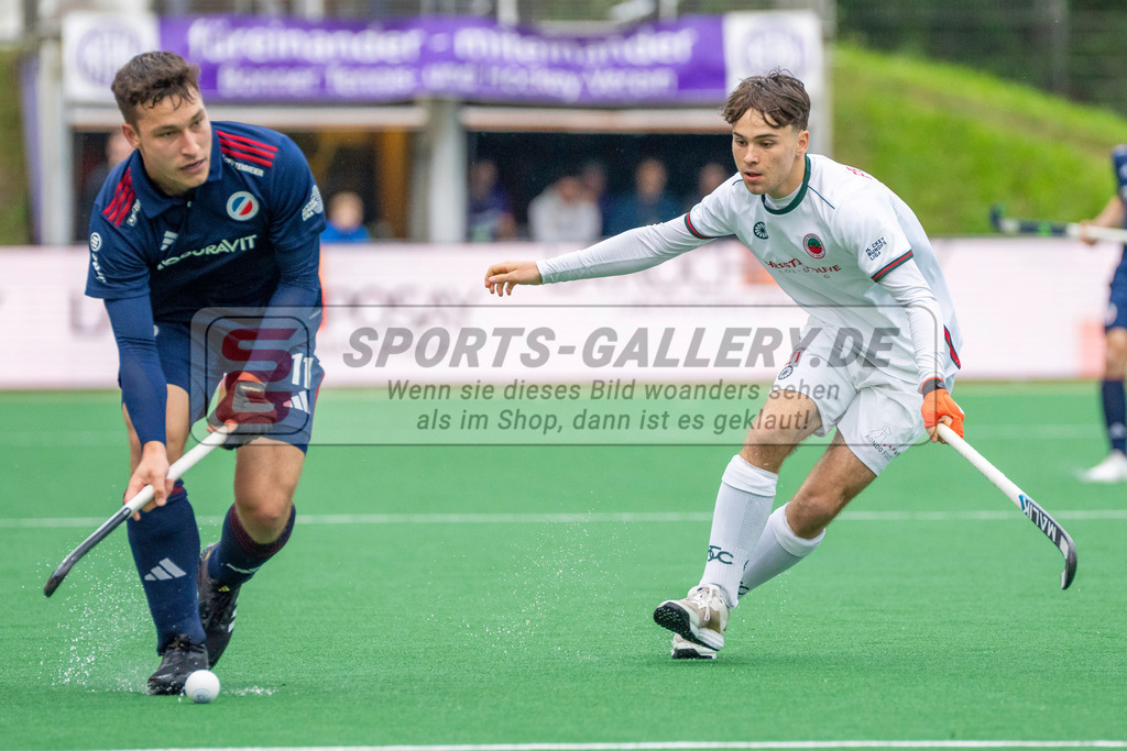 Final4_20240518-1938-0053 | Bonn, Deutschland, 18.05.2024: Hans Reissinger (Crefelder HTC), Jossip Anzeneder (Mannheimer HC) in Aktion waehrend des Spiels der Deutsche Feldhockey-Meisterschaften 2024 zwischen Final 4 Herren Mannheimer HC - Crefelder HTC im Bonner THV am 18.05.2024 in Bonn, Deutschland. (Foto von Stephan Fehrmann)

Bonn, Germany, 18.05.2024: Hans Reissinger (Crefelder HTC), Jossip Anzeneder (Mannheimer HC) in action during the game of Deutsche Feldhockey-Meisterschaften 2024 between Final 4 Herren Mannheimer HC - Crefelder HTC in Bonner THV at 18.05.2024 in Bonn, Deutschland. (Foto from Stephan Fehrmann)