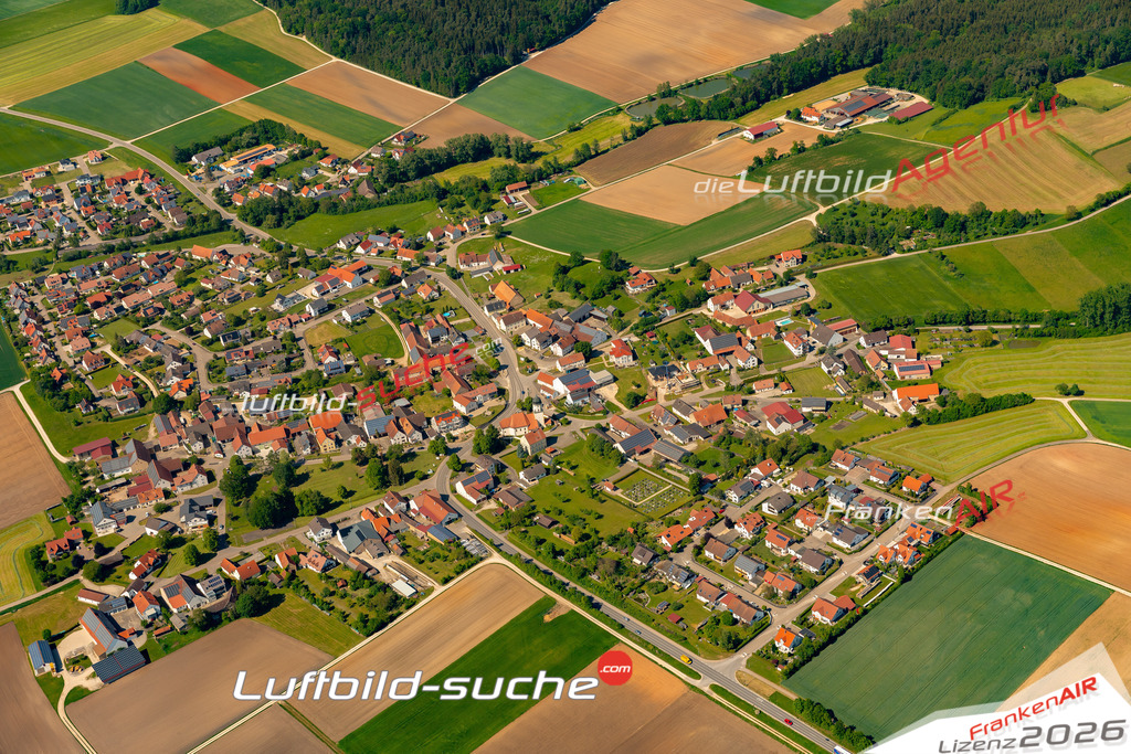 Das Luftbild zeigt : Amerbach Wemding - Die Luftaufnahme wurde 2024 vom UL-Flugzeug aus erstellt ( keine Drohne ) - Hochauflösende Luftaufnahme - Für grossformatige Ausdrucke geeignet. Die Geschenkidee !Mit Lizenz und Bildrechte bestellbar