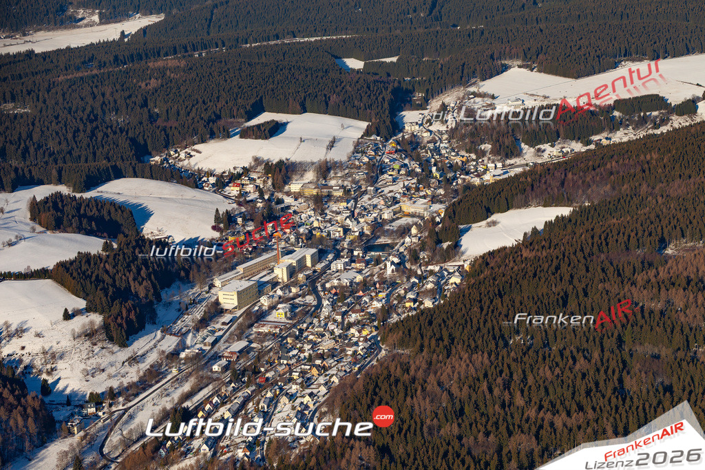 Das Luftbild der Stadt Tettau wurde 2019 vom Flugzeug heraus erstellt (keine Drohne) Aufnahmehöhe ca.400 Meter- hohe Auflösung- beste Druck-Qualität garantiert!