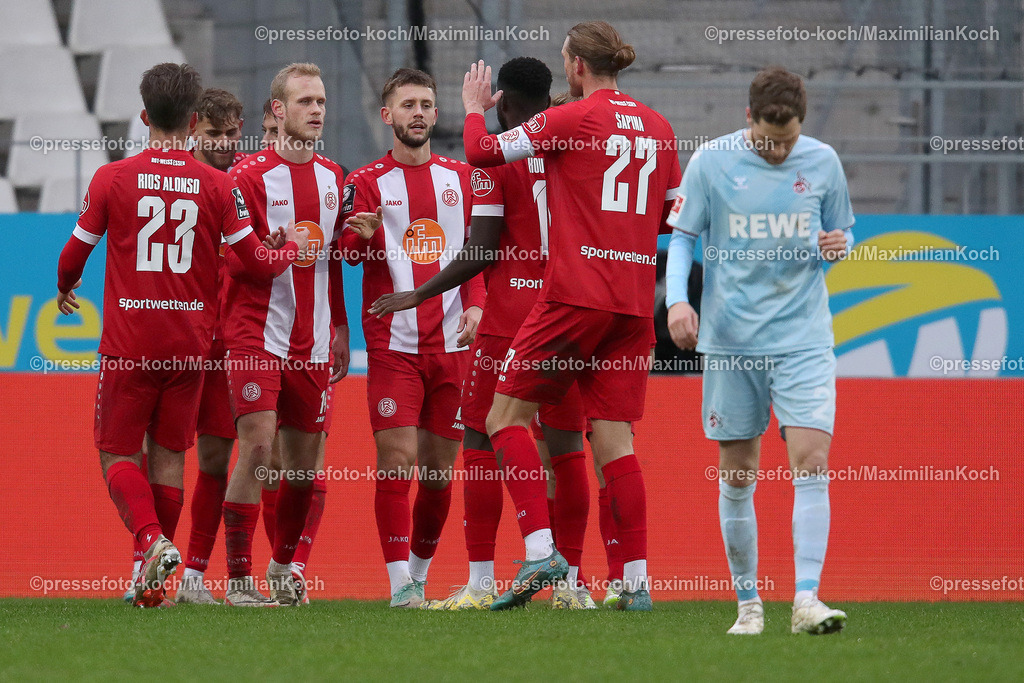 RWE06012401032 | 06.01.2024, Essen, Fußball, Herren, Stadion an der Hafenstraße, Testspiel, Rot-Weiss Essen – 1. FC Köln:  Torjubel nach dem 3:1 durch Leonardo Vonic (Rot-Weiss Essen). 
DFB regulations prohibit any use of photographs as image sequences and or quasi-video.