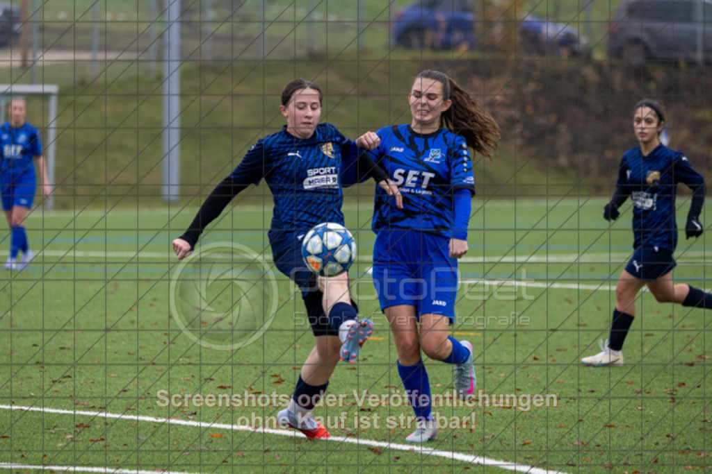 20251109_114106_0333 | #,TSV Eschenbach (blau) vs. ASV Eislingen (dunkelblau), Fussball, Frauen-Quali Bezirksliga - Bezirk Neckar/Fils, 08. Spieltag, Saison 2025/2026, Kunstrasenplatz, Schlater Straße, 73107 Eschenbach, 09.11.2025 - 11:00 Uhr,Foto: PhotoPeet-Sportfotografie/Peter Harich