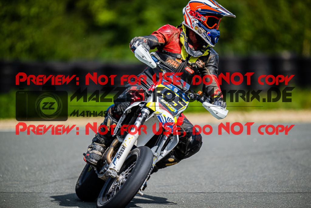 MaZZes_FotoMatrix_220904_9568 | UE40