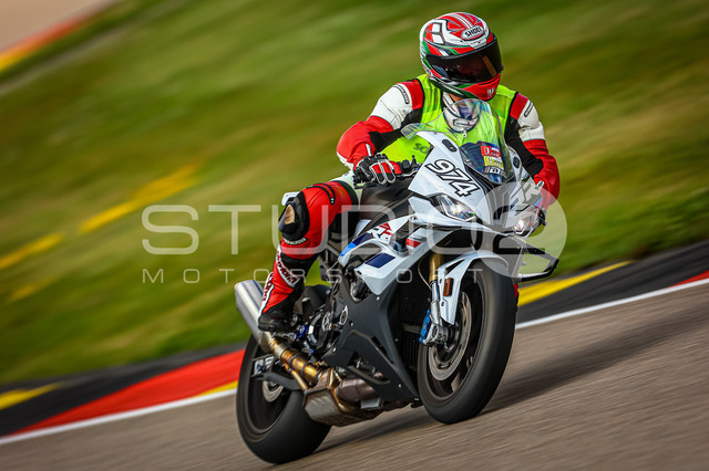 0974-240808_SR-014_974 | Deine Full-Service-Agentur für ✔️Videoproduktionen und ✔️Motorsportfotografie Jetzt Angebot anfragen!