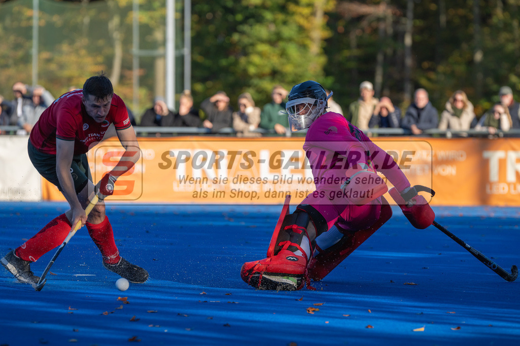 HK_20241103_108574 | 1. Bundesliga Herren Crefelder HTC - Hamburger Polo Club am 3.11.2024 CHTC Krefeld, Krefeld , Boomes Anton ( Crefelder HTC #23 ) , Niklas Garst ( Hamburger Polo Club #30 )