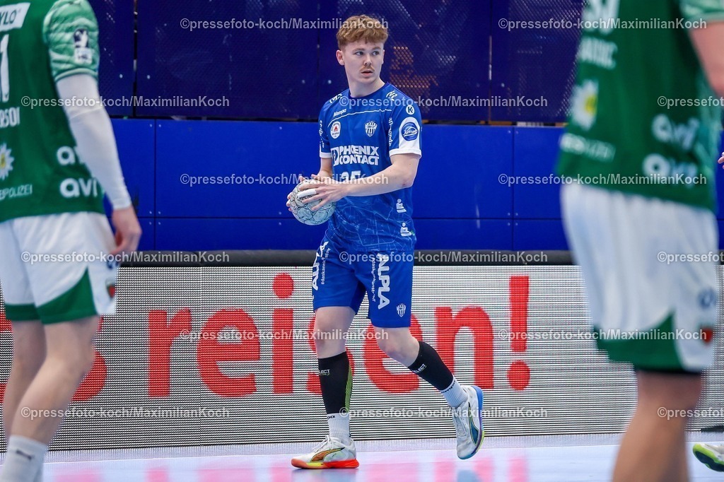 xkwix12042602026 | 2026.04.12, xkwix, Handball, HBL, TBV Lemgo Lippe -  Füchse Berlin, PHOENIX CONTACT arena, 28.Spieltag, Saison 2025 / 2026: Jarnes Faust (TBV Lemgo Lippe #35) DFB regulations prohibit any use of photographs as image sequences and or quasi-video. Photo: xKamilxWilkowskixPressefotoKochx