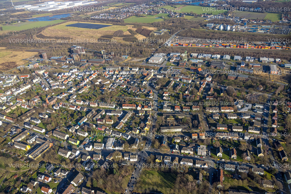 Dortmund240102200 | Luftbild, Ortskern Wohngebiet Huckarde, hinten das Industriedenkmal Kokerei Hansa, Huckarde, Dortmund, Ruhrgebiet, Nordrhein-Westfalen, Deutschland