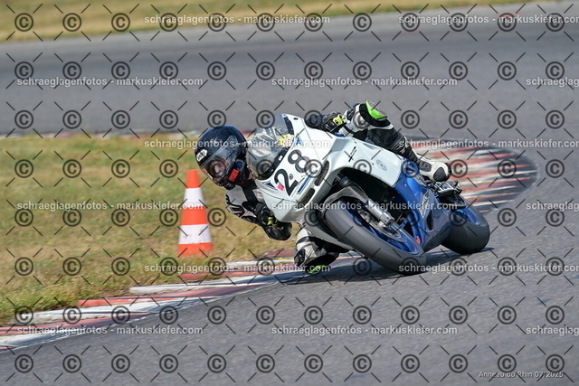 25bt04-1781 | markuskiefer.com - Realisiert mit Pictrs.com