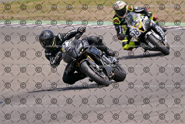 26bt05-1402 | markuskiefer.com - Realisiert mit Pictrs.com