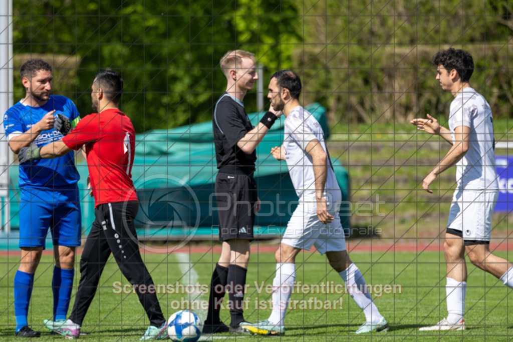 20250419_152907_0020 | #,1.FC Eislingen (blau) vs. Türksport Nürtingen (weiß), Fußball, Bezirksliga - Bezirk Neckar/Fils, 23. Spieltag, Saison 2024/2025, Rasenplatz, Eichbachstation, Haldenstraße 45, 73054 Eislingen, 19.04.2025 - 15:30 Uhr,Foto: PhotoPeet-Sportfotografie/Peter Harich