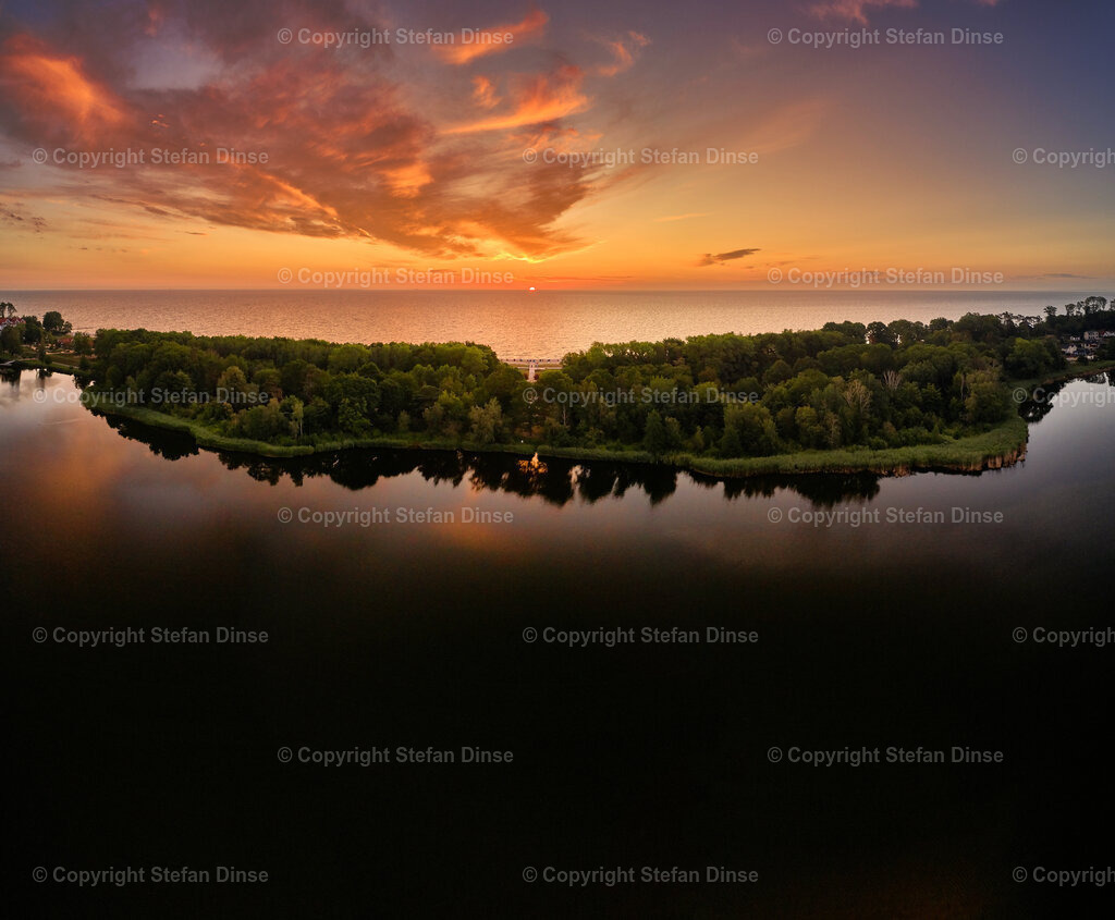 Kölp-p | Findlinge im Eis, Zeesenboote bei der Traditionsregatta, eine Seebrücke im Sonnenaufgang - mit den Bildern aus dieser Galerie erhalten Sie wunderschöne Aufnahmen über das ganze Jahr. Ein tolles Produkt zum Verschenken, Werben oder zum Träumen vom nächsten - Realisiert mit Pictrs.com